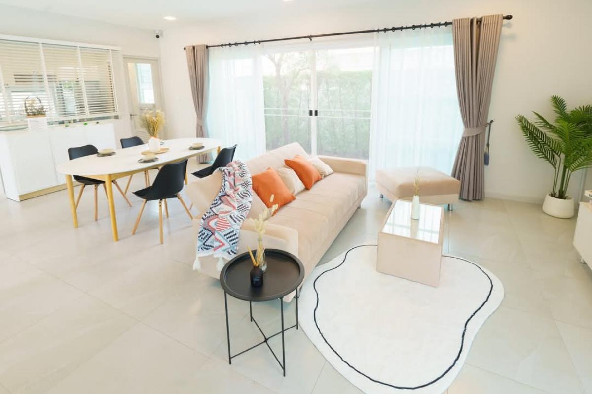 ขายบ้านบางนา แบริ่ง ลาซาล : ให้เช่าและขายบ้านหรู 3 ห้องนอน 4 ห้องน้ำ ที่ Chaiyapruek Bangna Km.15