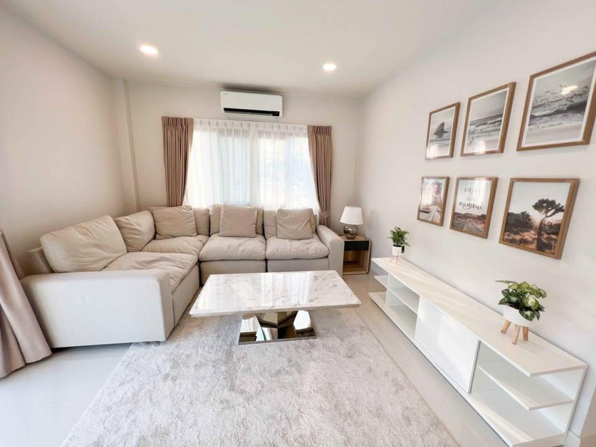 ให้เช่าบ้านบางนา แบริ่ง ลาซาล : บ้านหรู 4 ห้องนอน ใกล้เซ็นทรัลบางนา 
Luxury 4-Bedroom House Near Central Bangna, Ready to Rent!