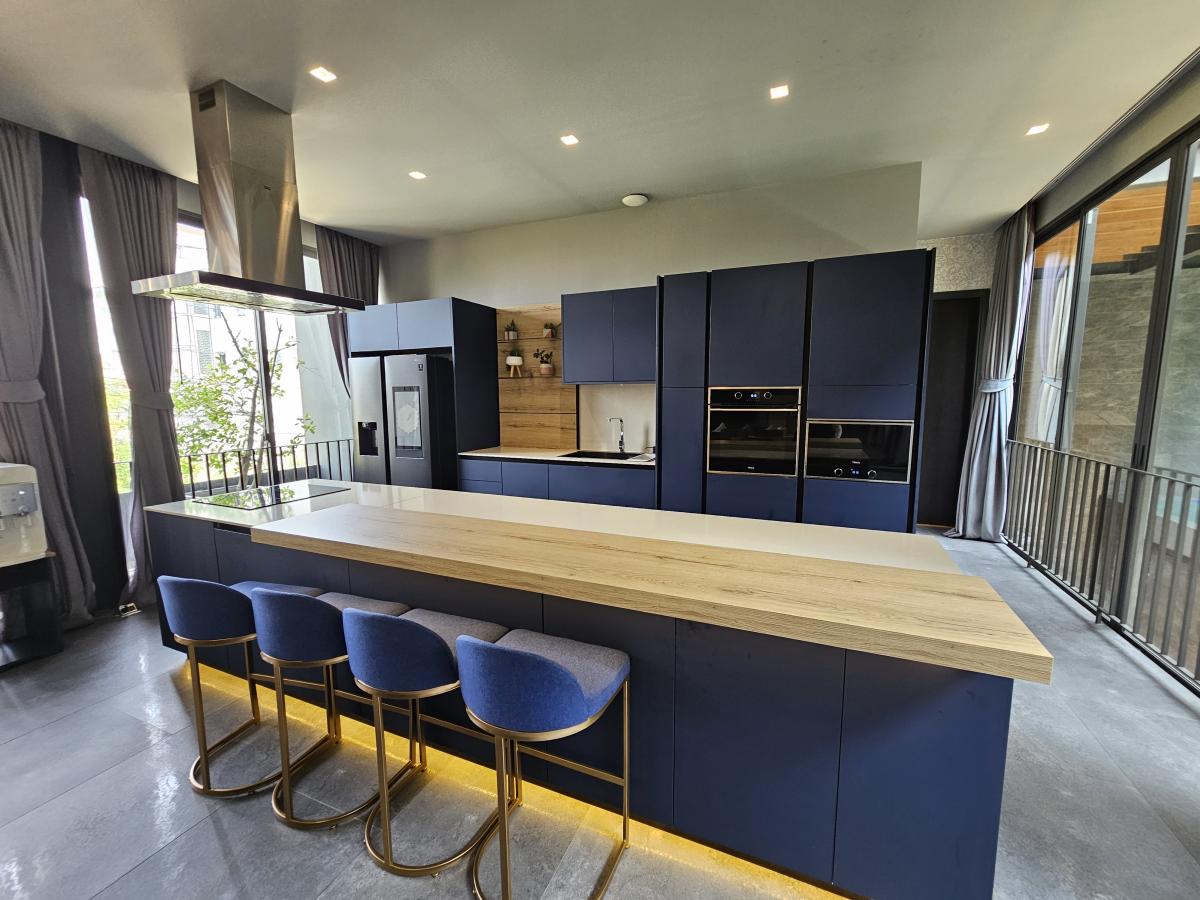 For SaleHouseBangna, Bearing, Lasalle : Luxury Condo, 4 Bedrooms, Close to all conveniences, Six Element, Your Dream Condo! Luxury Condo for Sale & Rent, 4 Bed 4 Bath, Six Element, Your Dream Home! 78 Million Baht / THB per month, please contact... / Contact...