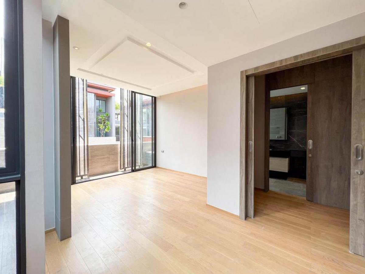 For SaleHouseSathorn, Narathiwat : Luxury 4-Bedroom Villa in Sathorn-Yenakart Ready to Move In!