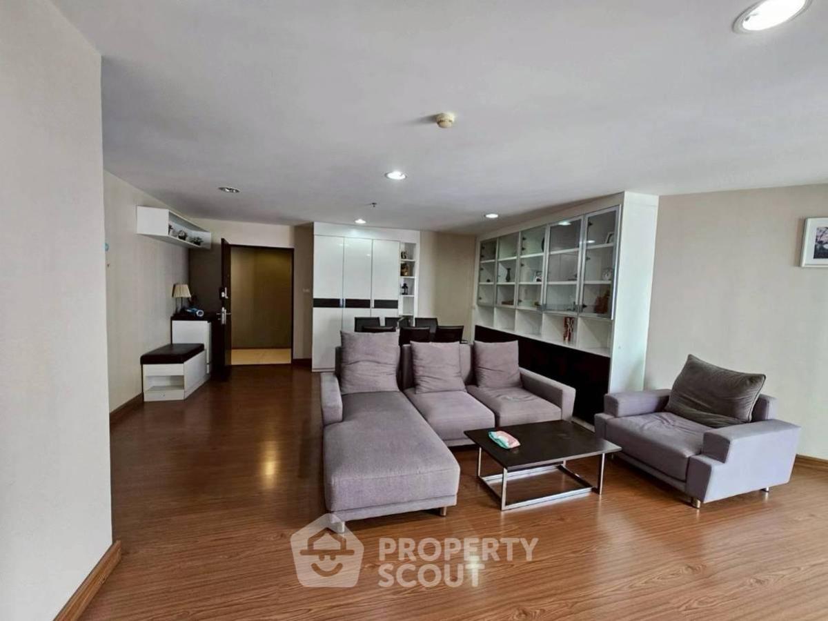 For RentCondoRama9, Petchburi, RCA : 3-BR Condo at Belle Grand Rama 9 near MRT Phra Ram 9