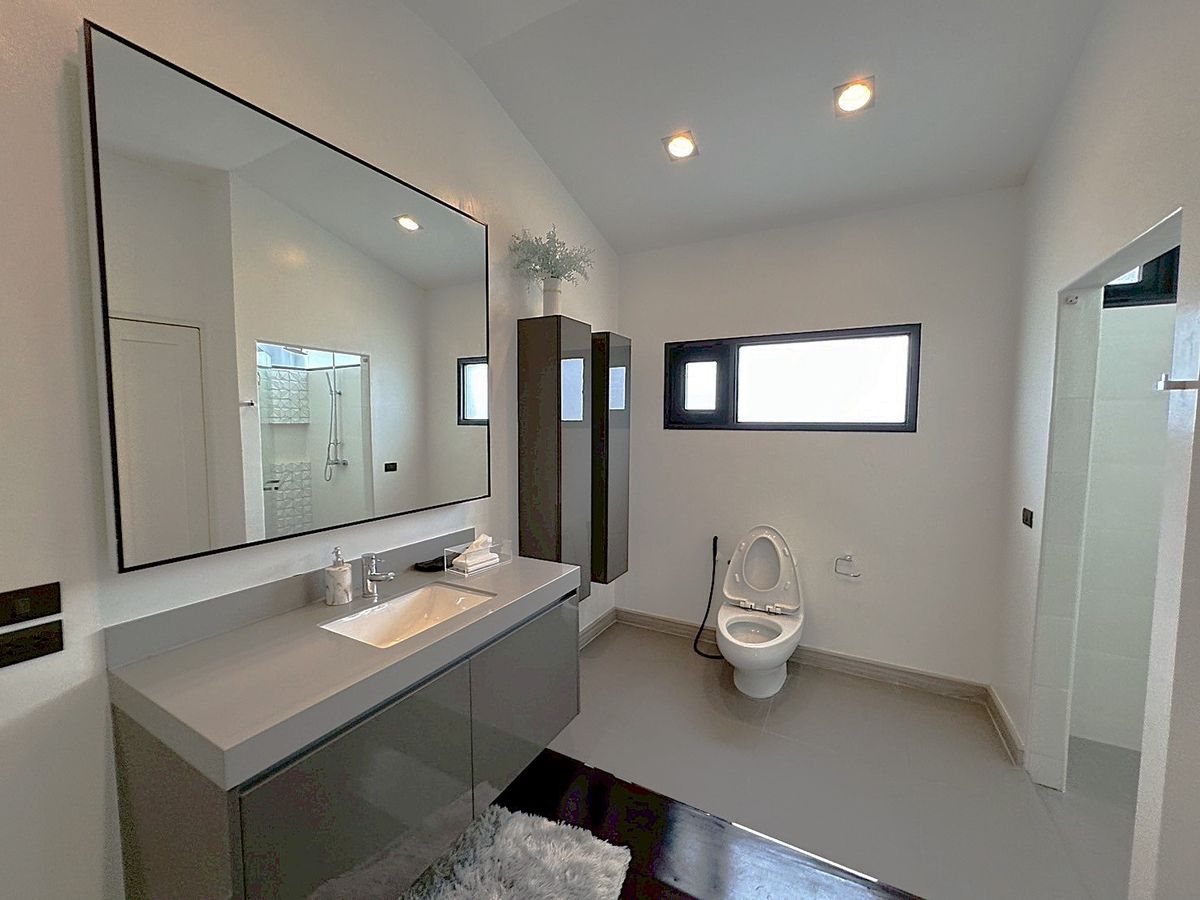 For RentHouseSukhumvit, Asoke, Thonglor : Luxury house with private swimming pool in the heart of Thonglor ** NO CO-AGENT ** 