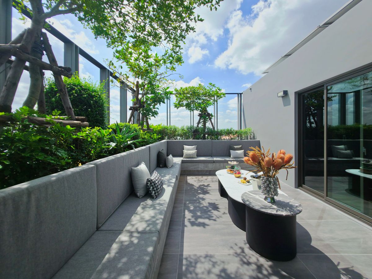 ขายบ้านเลียบทางด่วนรามอินทรา : 95E1 – Ninety Five East One 📞 092-690-5445 Curated Show Villa 846 ตร.ม. 160 Mb. พร้อม Man Cave Private Garage  Flagship Urban Sanctuary in Bangkok 