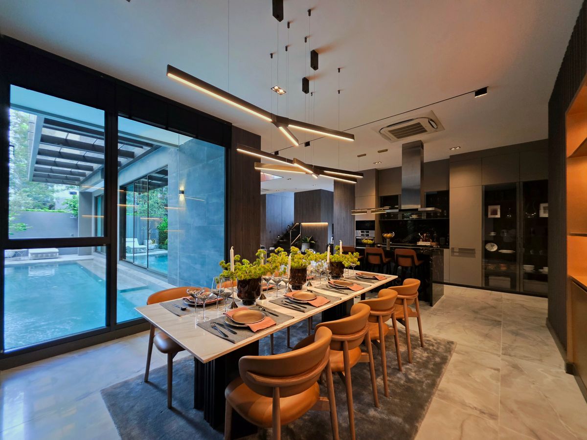 ขายบ้านเลียบทางด่วนรามอินทรา : 95E1 – Ninety Five East One 📞 092-690-5445 Curated Show Villa 846 ตร.ม. 160 Mb. พร้อม Man Cave Private Garage  Flagship Urban Sanctuary in Bangkok 