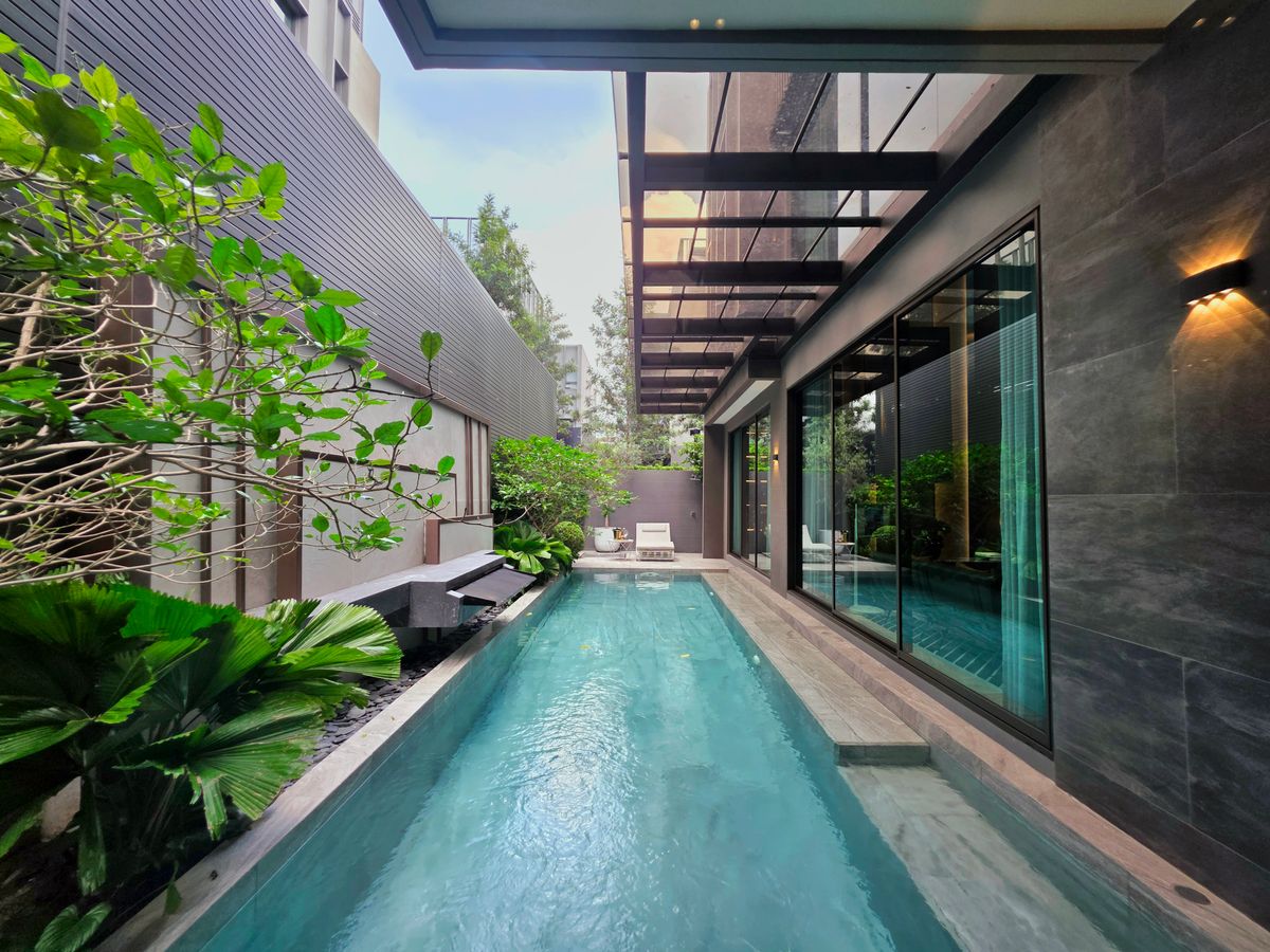 ขายบ้านเลียบทางด่วนรามอินทรา : 95E1 – Ninety Five East One 📞 092-690-5445 Curated Show Villa 846 ตร.ม. 160 Mb. พร้อม Man Cave Private Garage  Flagship Urban Sanctuary in Bangkok 