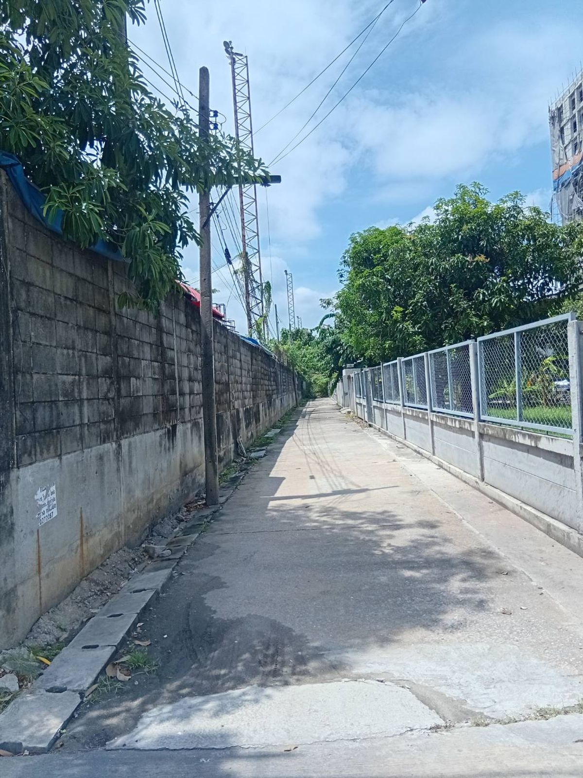 ให้เช่าที่ดินบางนา แบริ่ง ลาซาล : ปล่อยเช่า! 💥 ที่ดิน 3 ไร่ แถวสรรพาวุธ ใกล้สำนักงานและโรงเรียน 🌳