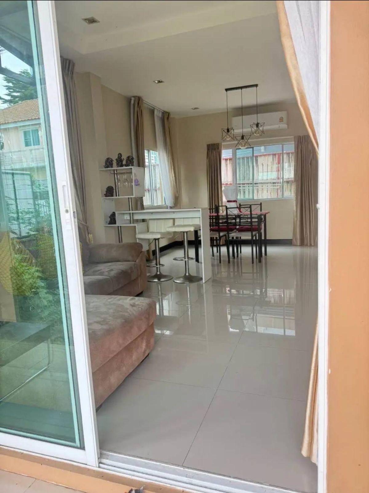 ให้เช่าบ้านนวมินทร์ รามอินทรา : บ้านเดี่ยวให้เช่า ✨ Lanceo Ramintra-Nawamin ✨ 3 ห้องนอน 2 ห้องน้ำ เฟอร์นิเจอร์ และ เครื่องใช้ไฟฟ้าครบ เลี้ยงสัตว์ได้!