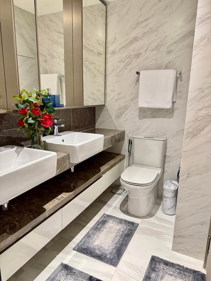 For RentCondoSukhumvit, Asoke, Thonglor : 🔥Urgent Rental🔥 Finn Asoke: Luxuriously decorated, fully furnished, ready to move in, near Benjakitti Park and BTS Asoke.