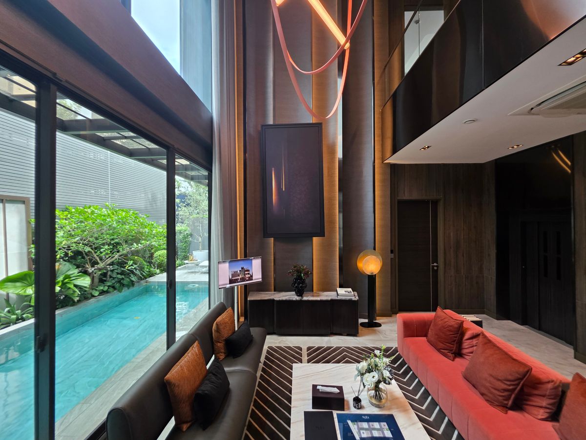 ขายบ้านเลียบทางด่วนรามอินทรา : 95E1 – Ninety Five East One 📞 092-690-5445 Curated Show Villa 846 ตร.ม. 160 Mb. พร้อม Man Cave Private Garage  Flagship Urban Sanctuary in Bangkok 