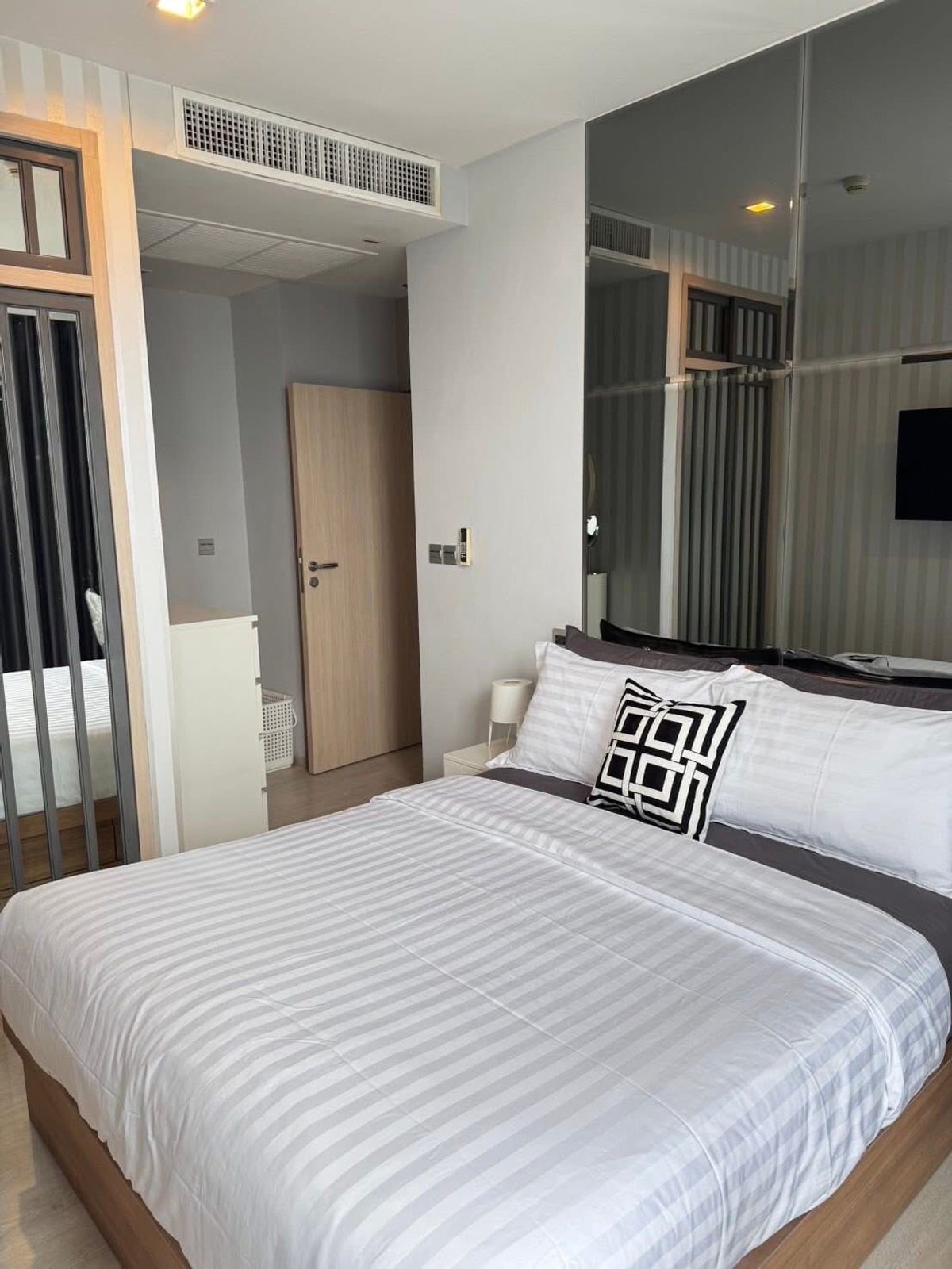 ให้เช่าคอนโดสุขุมวิท อโศก ทองหล่อ : คอนโด ให้เช่า :   M Thonglor 10 (เอ็ม ทองหล่อ) 10 Pet friendly เลี้ยงสัตว์ได้ (( BTS  Thonglor   )) MK-02  line @livingbkk