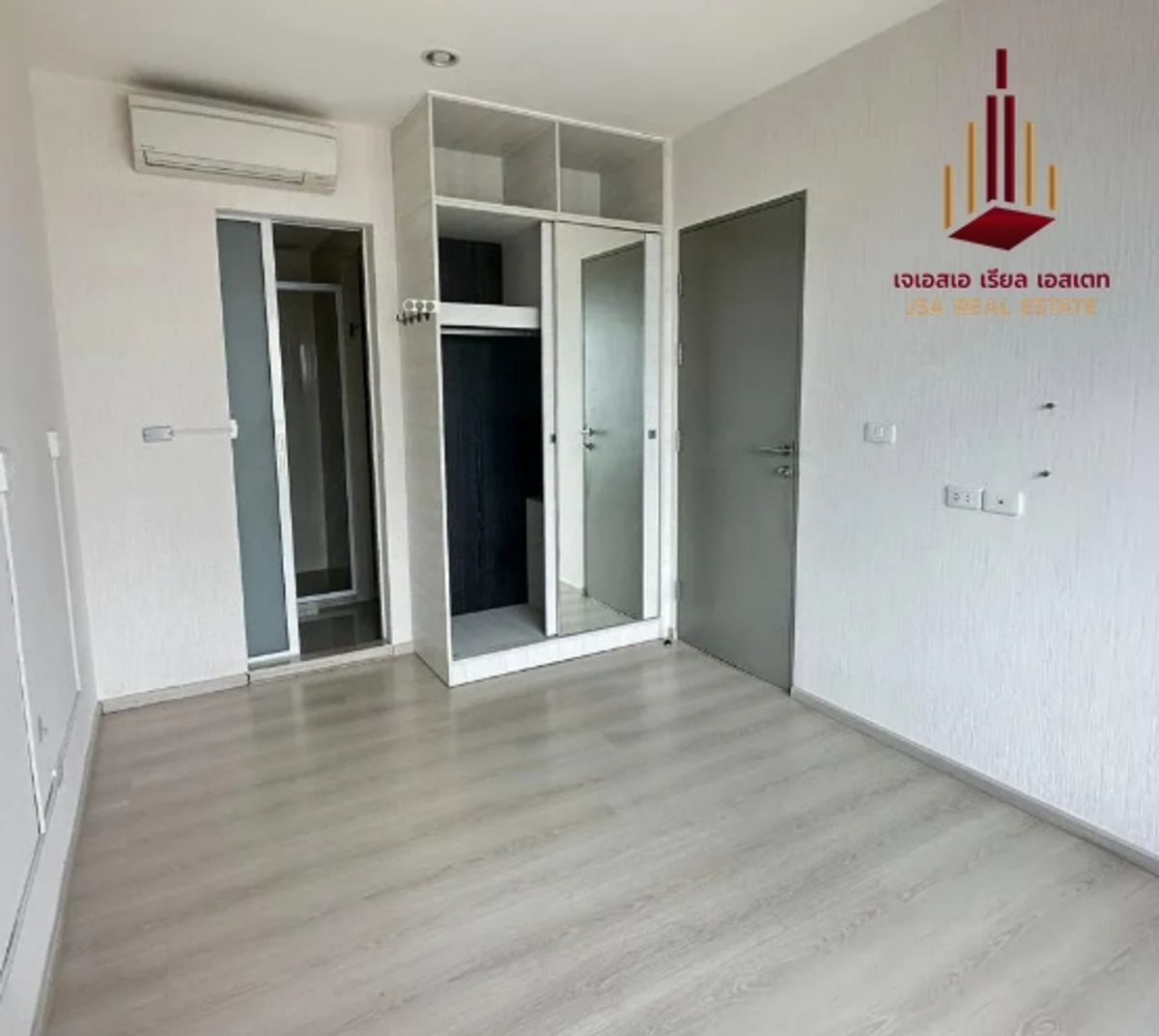 ขายคอนโดรัชดา ห้วยขวาง : ✨ For Sale: Life Ratchadapisek Condo ✨   💰 Only 4,240,000 THB