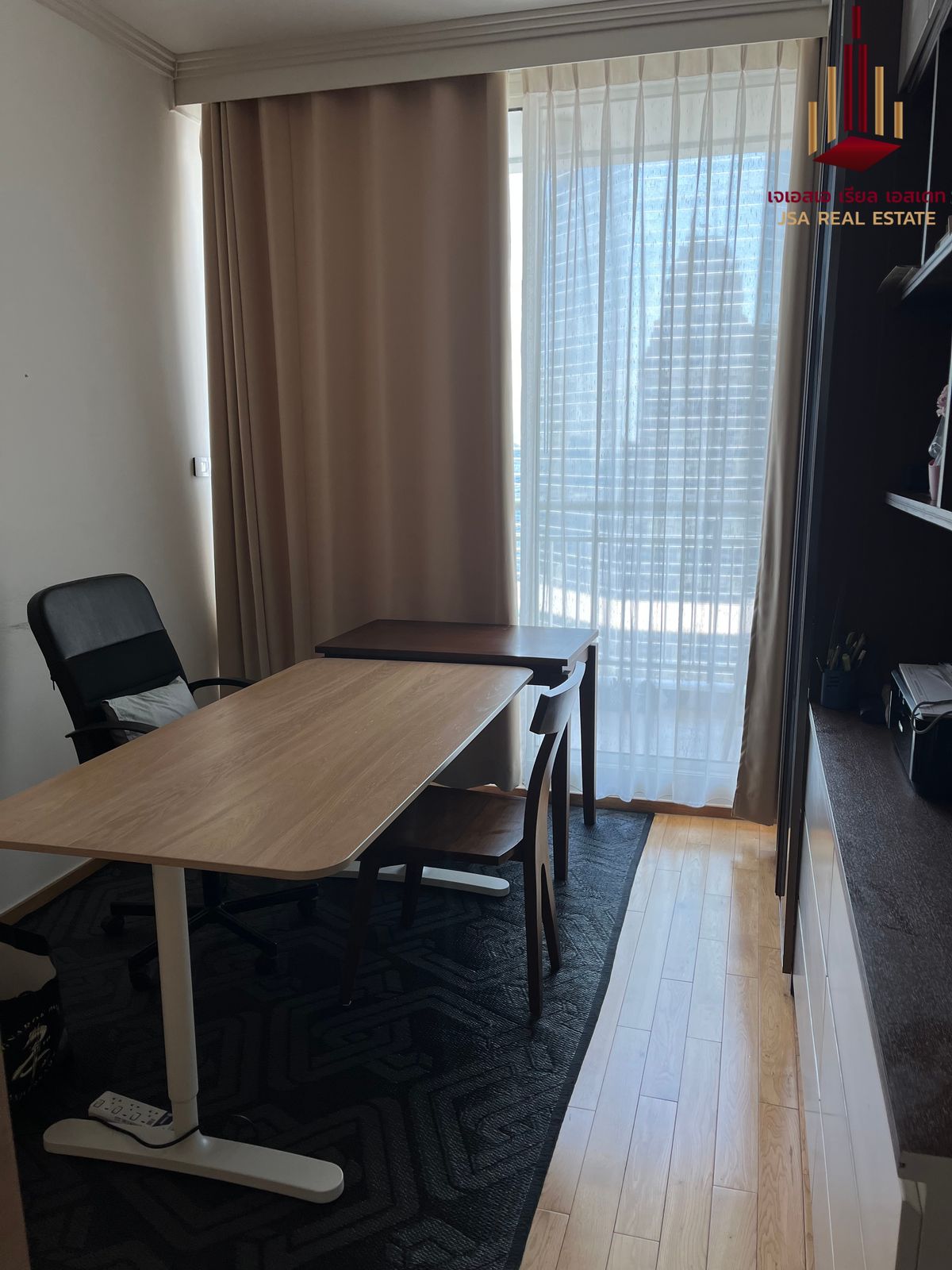 ขายคอนโดสาทร นราธิวาส : ✨ For Sale: The Empire Place Condo ✨  💰 Only 20,500,000 THB