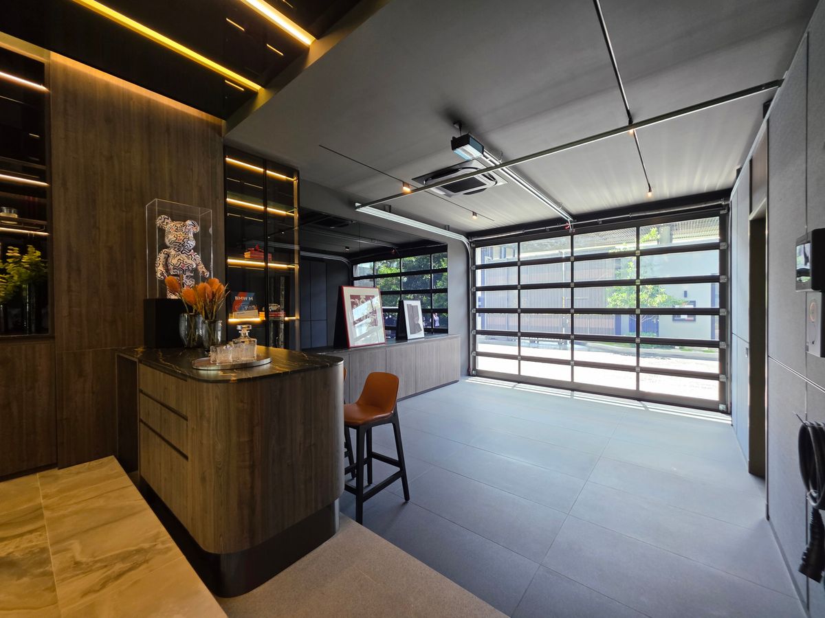 ขายบ้านเลียบทางด่วนรามอินทรา : 95E1 – Ninety Five East One 📞 092-690-5445 Curated Show Villa 846 ตร.ม. 160 Mb. พร้อม Man Cave Private Garage  Flagship Urban Sanctuary in Bangkok 