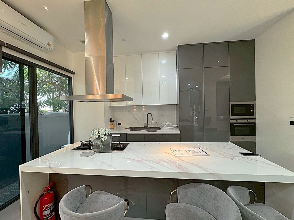 For RentHouseSukhumvit, Asoke, Thonglor : Luxury house with private swimming pool in the heart of Thonglor ** NO CO-AGENT ** 