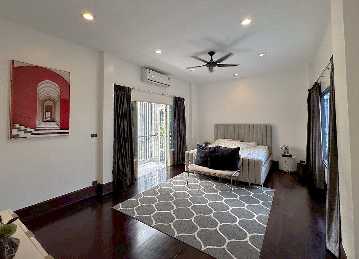 For RentHouseSukhumvit, Asoke, Thonglor : Luxury house with private swimming pool in the heart of Thonglor ** NO CO-AGENT ** 