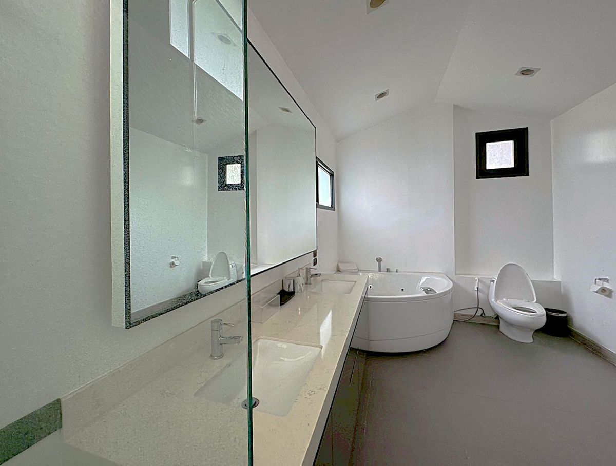 For RentHouseSukhumvit, Asoke, Thonglor : Luxury house with private swimming pool in the heart of Thonglor ** NO CO-AGENT ** 