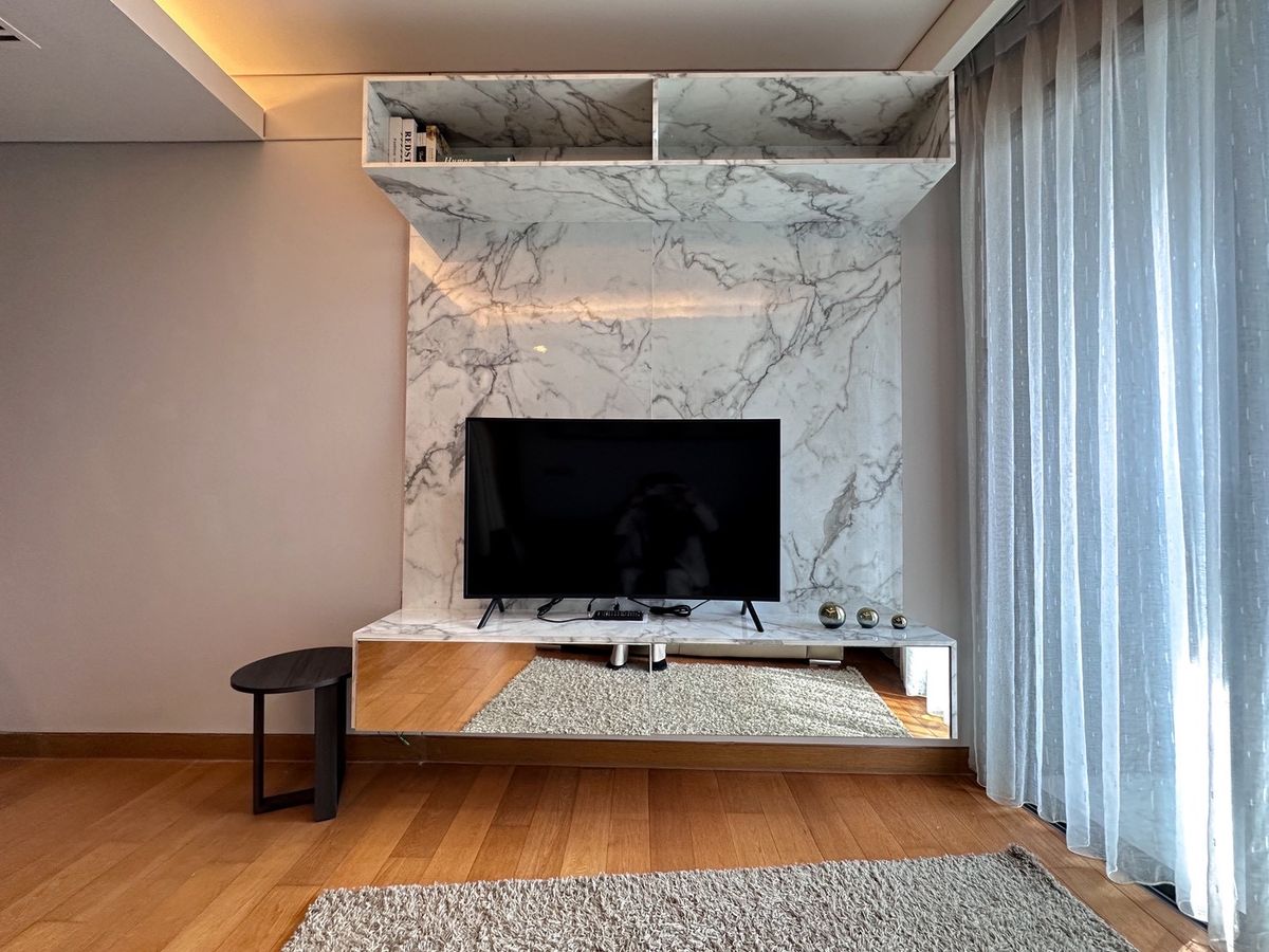 For RentCondoSukhumvit, Asoke, Thonglor : 🔥Urgent Rental🔥 The Lumpini 24, fully furnished and ready to move in, near BTS Phrom Phong.
