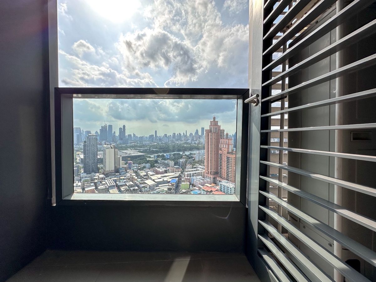 For RentCondoSukhumvit, Asoke, Thonglor : 🔥Urgent Rental🔥 The Lumpini 24, fully furnished and ready to move in, near BTS Phrom Phong.