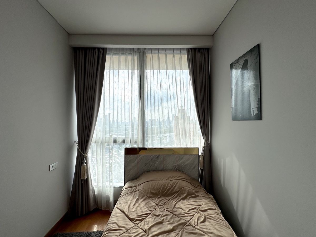 For RentCondoSukhumvit, Asoke, Thonglor : 🔥Urgent Rental🔥 The Lumpini 24, fully furnished and ready to move in, near BTS Phrom Phong.