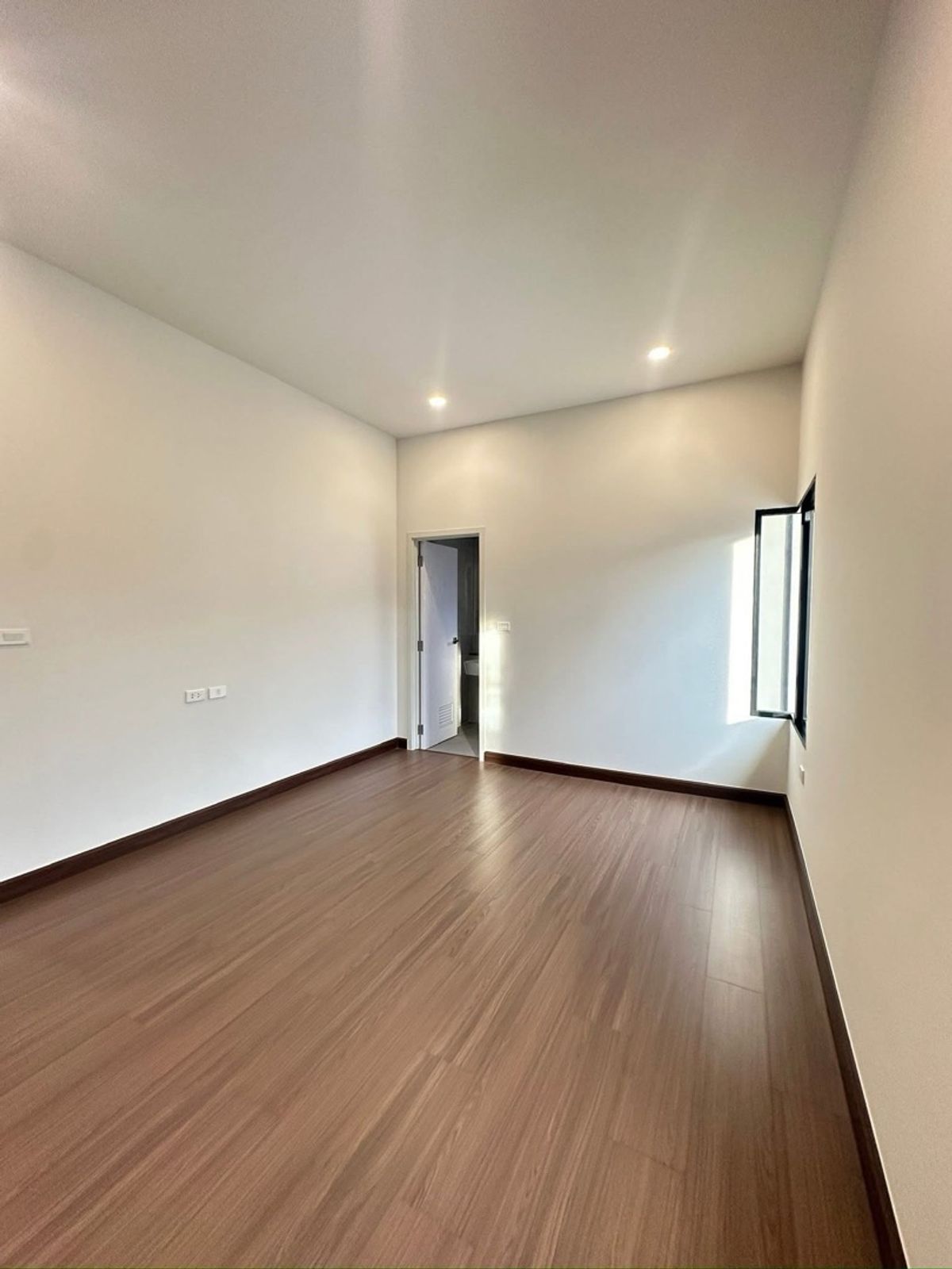 ขายบ้านนนทบุรี บางใหญ่ บางบัวทอง : 🔥ขายด่วน🔥แกรนด์ บริทาเนีย ราชพฤกษ์-แจ้งวัฒนะ บ้านหลังใหญ่ ลานกว้าง พร้อมเข้าพักอาศัยแล้ว ใกล้ Central แจ้งวัฒนะ และ Central Westgate