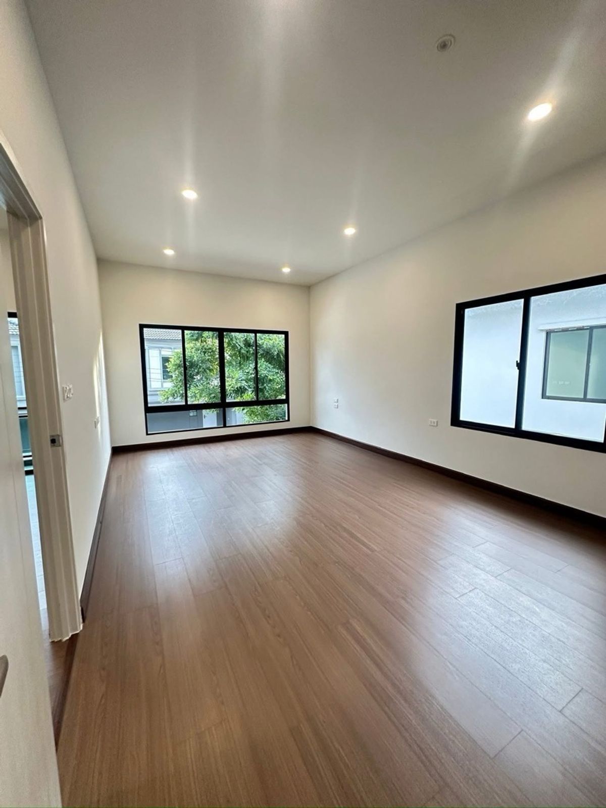 ขายบ้านนนทบุรี บางใหญ่ บางบัวทอง : 🔥ขายด่วน🔥แกรนด์ บริทาเนีย ราชพฤกษ์-แจ้งวัฒนะ บ้านหลังใหญ่ ลานกว้าง พร้อมเข้าพักอาศัยแล้ว ใกล้ Central แจ้งวัฒนะ และ Central Westgate