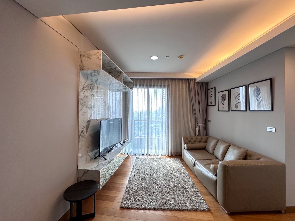 For RentCondoSukhumvit, Asoke, Thonglor : 🔥Urgent Rental🔥 The Lumpini 24, fully furnished and ready to move in, near BTS Phrom Phong.