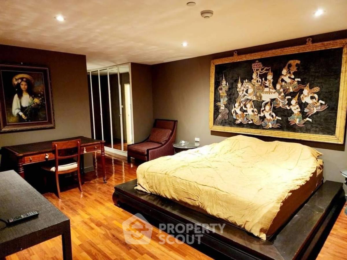 For RentCondoSathorn, Narathiwat : 2-BR Condo at Nusa State Tower Condominium near BTS Saphan Taksin