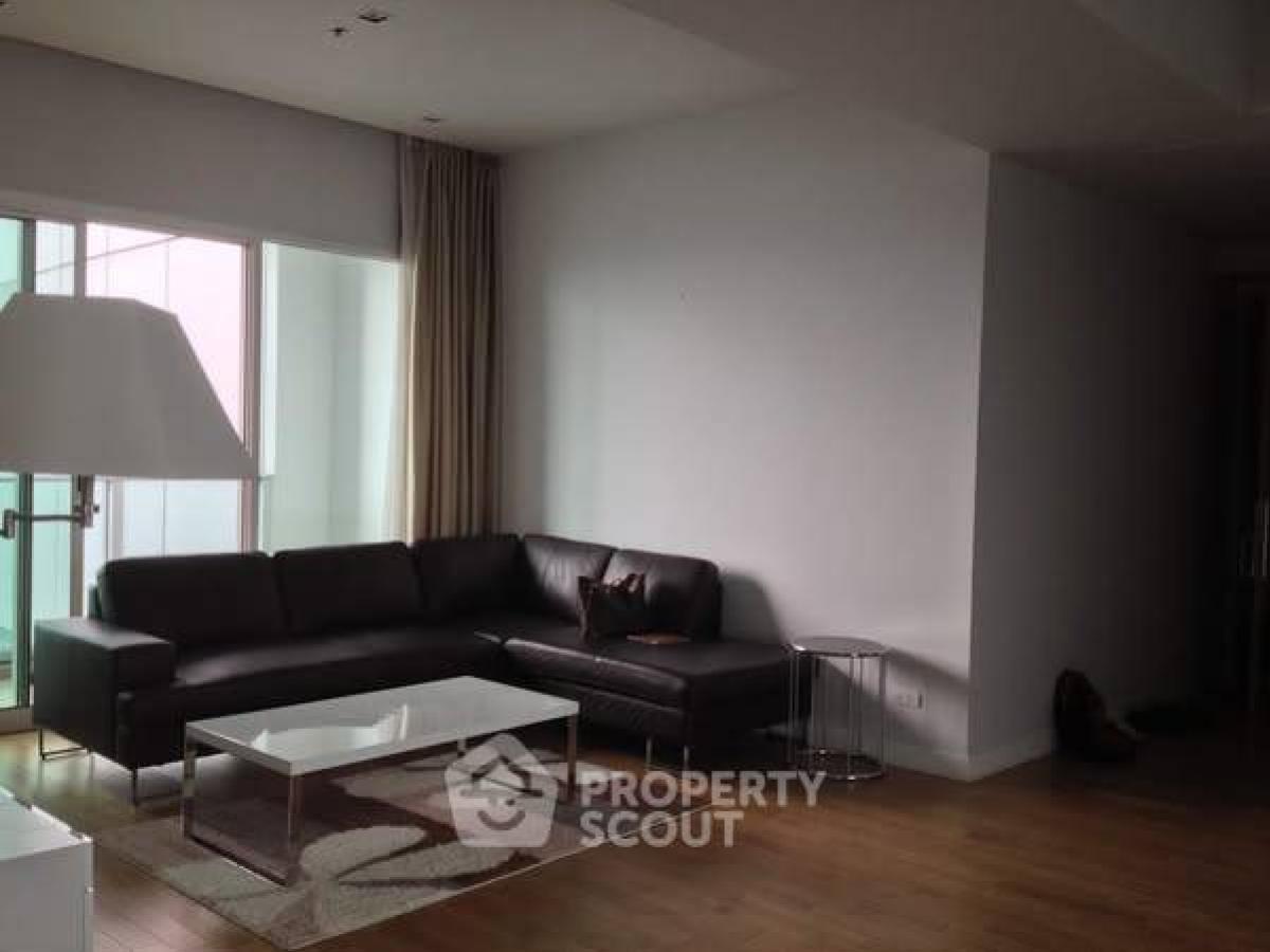 For RentCondoSukhumvit, Asoke, Thonglor : 3-BR Condo at Millennium Residence @ Sukhumvit Condominium near BTS Phrom Phong