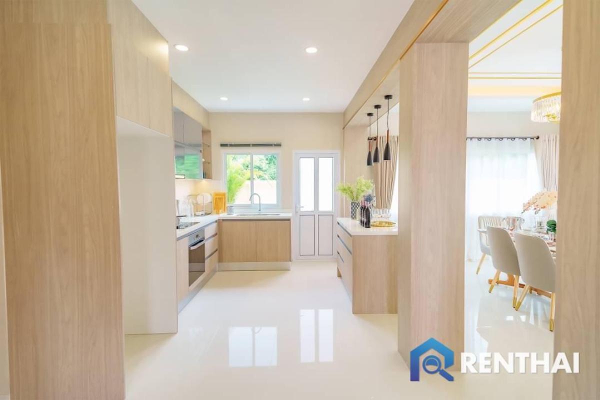 ขายบ้านพัทยา บางแสน ชลบุรี สัตหีบ : สำหรับ ขาย วิลล่า  ที่ Baan Dusit Pattaya Garden