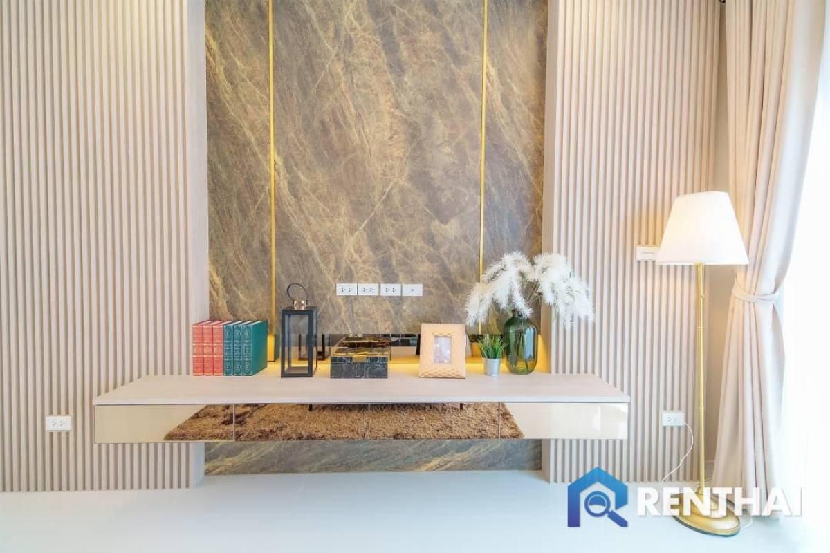 ขายบ้านพัทยา บางแสน ชลบุรี สัตหีบ : สำหรับ ขาย วิลล่า  ที่ Baan Dusit Pattaya Garden