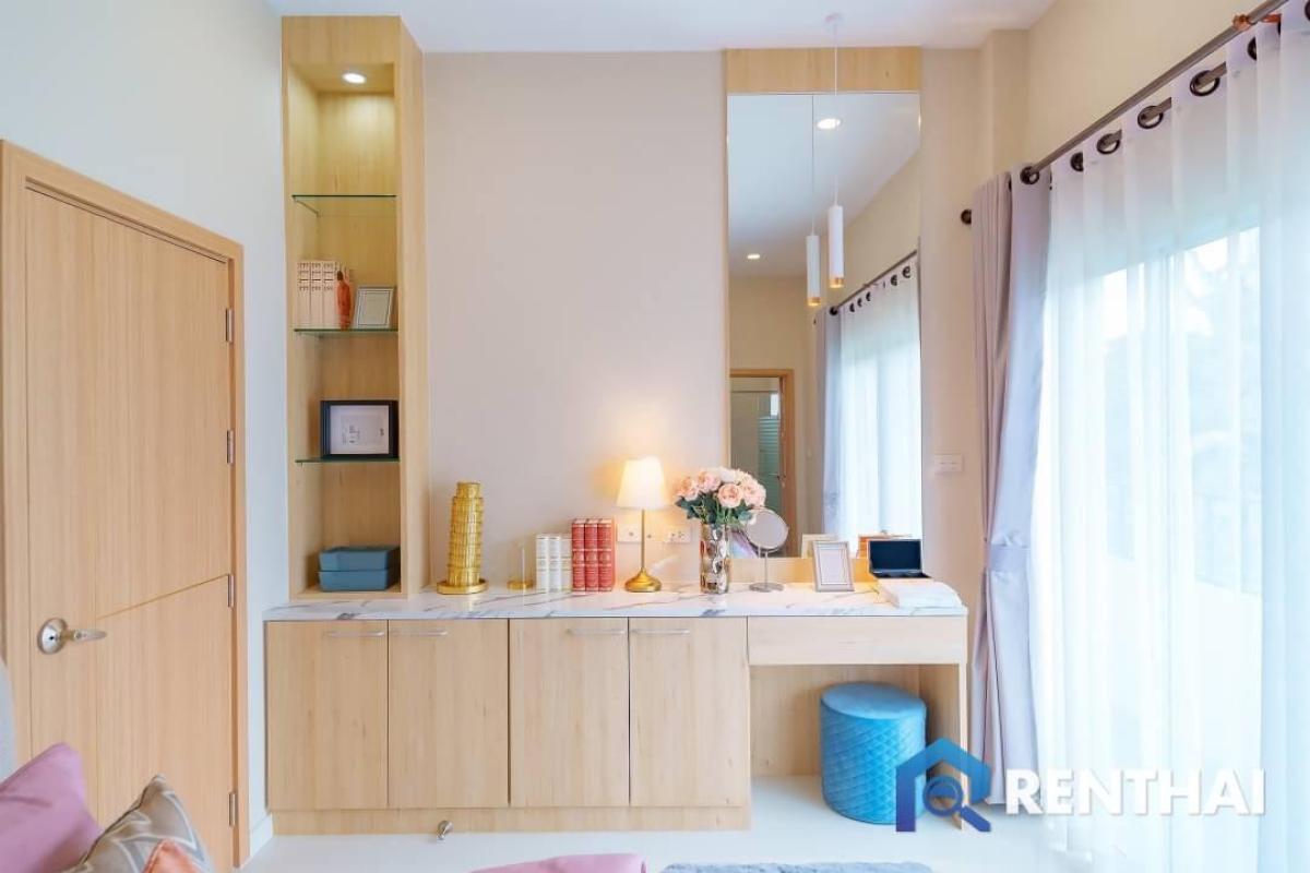 ขายบ้านพัทยา บางแสน ชลบุรี สัตหีบ : สำหรับ ขาย วิลล่า  ที่ Baan Dusit Pattaya Garden