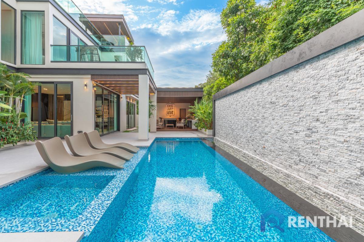 For SaleHousePattaya, Bangsaen, Chonburi : Exclusive 3-Storey Luxury Residence near Na Jomtien Beach