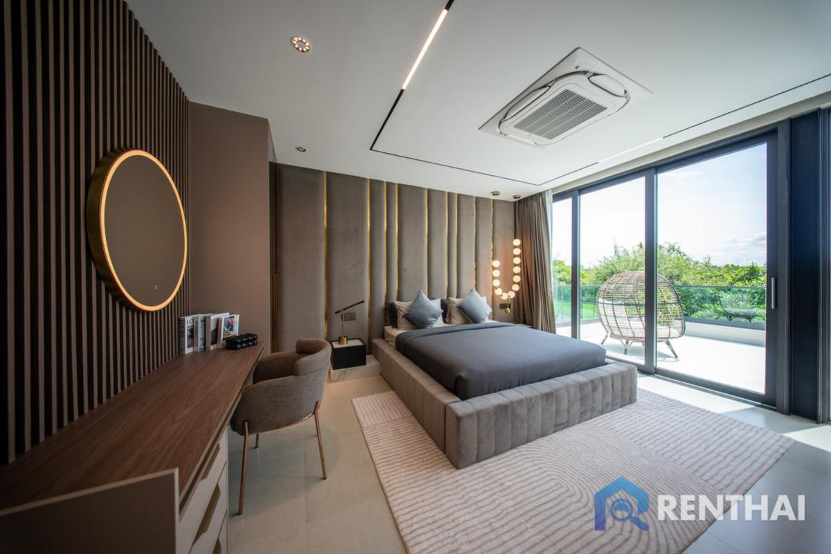 For SaleHousePattaya, Bangsaen, Chonburi : Exclusive 3-Storey Luxury Residence near Na Jomtien Beach