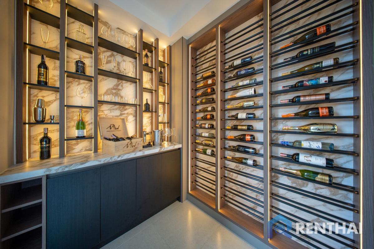 For SaleHousePattaya, Bangsaen, Chonburi : Exclusive 3-Storey Luxury Residence near Na Jomtien Beach