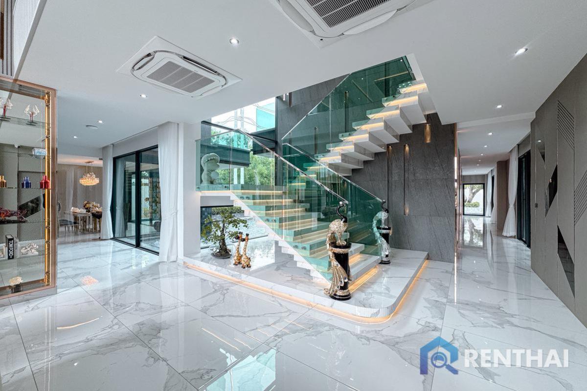 ขายบ้านพัทยา บางแสน ชลบุรี สัตหีบ : สัมผัสความสง่างาม ความสะดวกสบาย และความเป็นส่วนตัวเหนือระดับ.