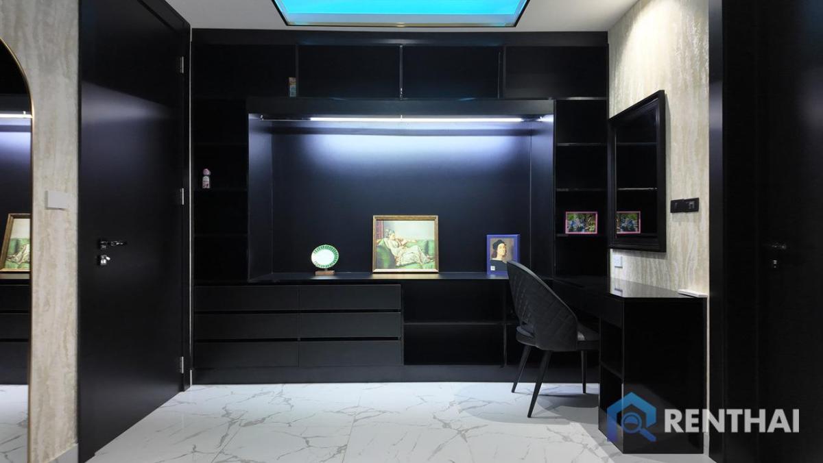 ขายบ้านพัทยา บางแสน ชลบุรี สัตหีบ : สำหรับ ขาย วิลล่า  ที่ Siam Royal View