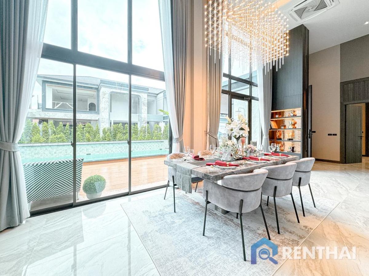 For SaleHousePattaya, Bangsaen, Chonburi : Elegant 3-Bedroom Pool Villa in Pong, Pattaya