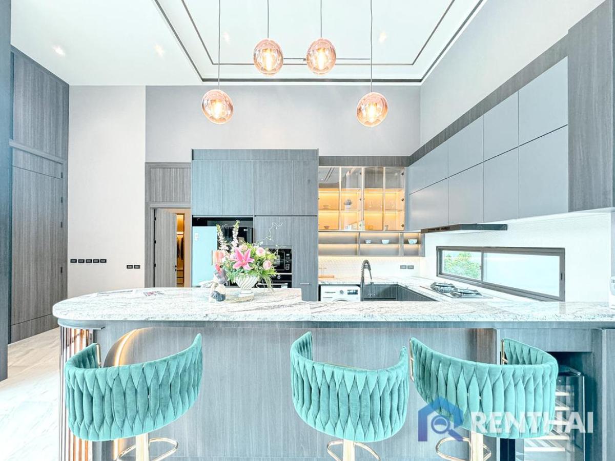 For SaleHousePattaya, Bangsaen, Chonburi : Elegant 3-Bedroom Pool Villa in Pong, Pattaya