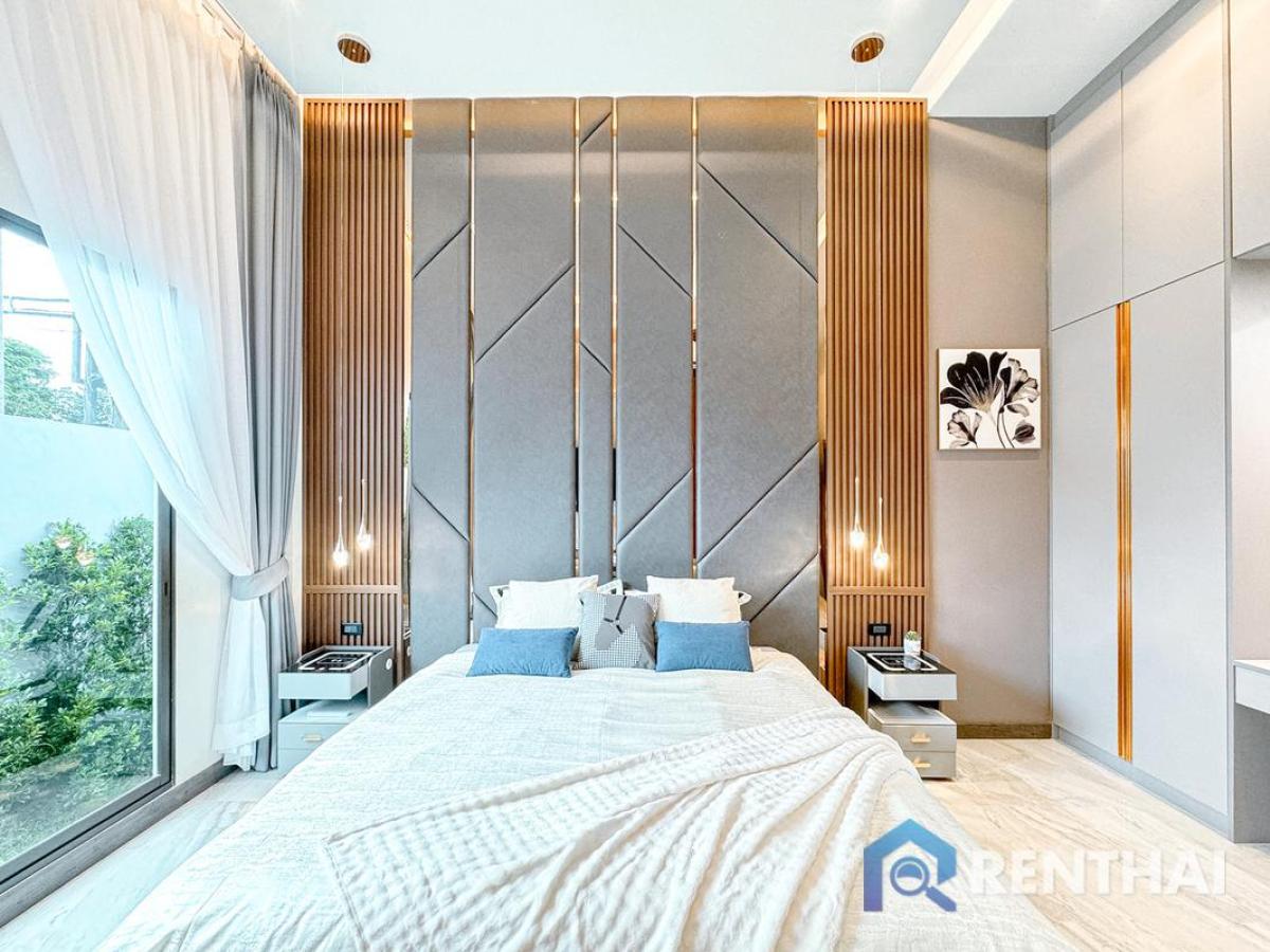 For SaleHousePattaya, Bangsaen, Chonburi : Elegant 3-Bedroom Pool Villa in Pong, Pattaya