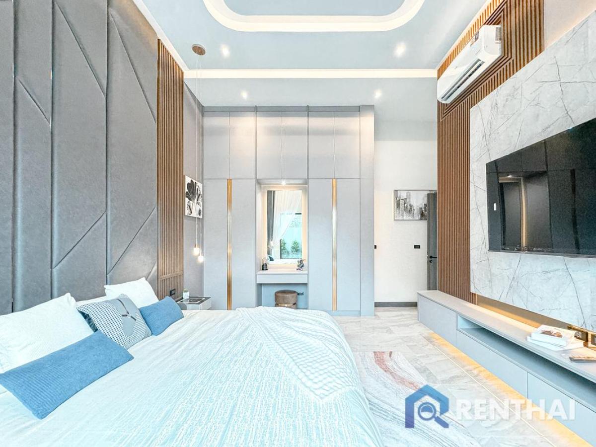 For SaleHousePattaya, Bangsaen, Chonburi : Elegant 3-Bedroom Pool Villa in Pong, Pattaya