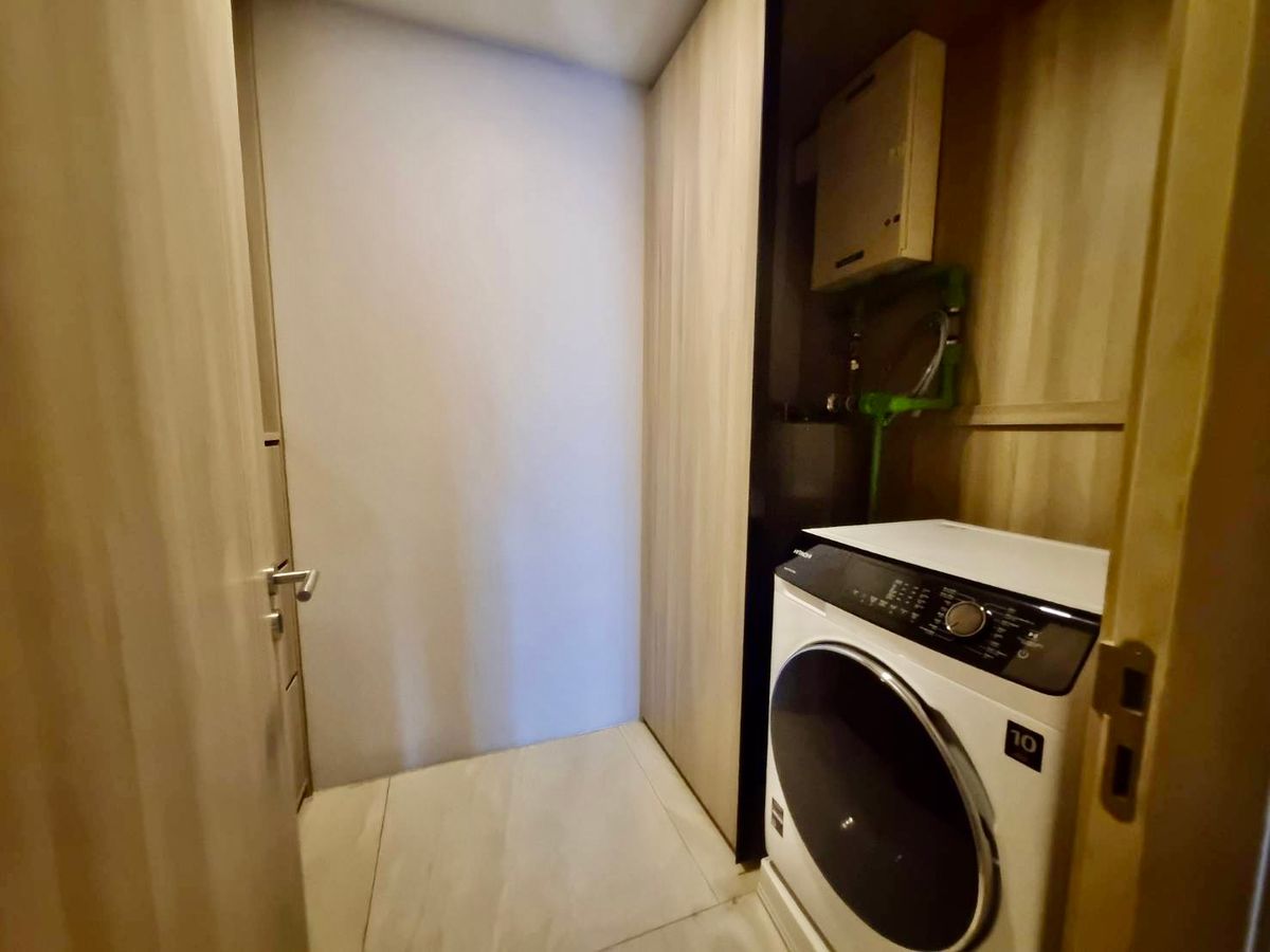 For RentCondoSukhumvit, Asoke, Thonglor : Empty room, decorated very beautifully. Good built-in furniture for rent, 3 bedrooms, 3 bathrooms, Fynn Sukhumvit 31.