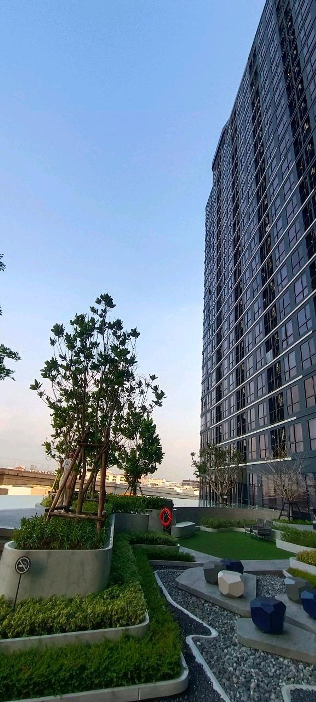 ขายคอนโดลาดพร้าว101 แฮปปี้แลนด์ : ขายด่วน คอนโด สองชั้น สวยหรูดูดี น่าอยู่น่าอาศัย