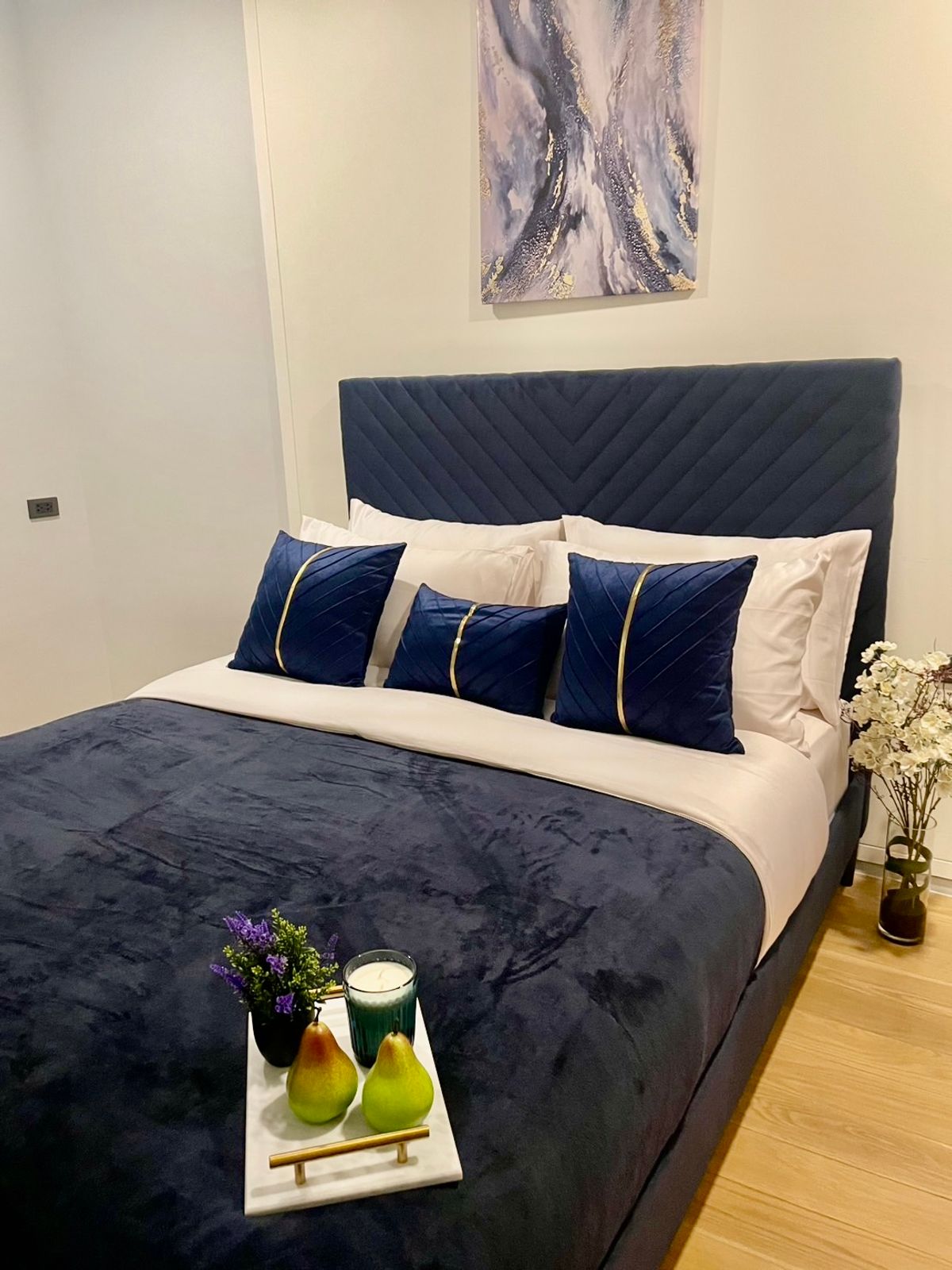 For RentCondoSukhumvit, Asoke, Thonglor : Empty room, decorated very beautifully. Good built-in furniture for rent, 3 bedrooms, 3 bathrooms, Fynn Sukhumvit 31.