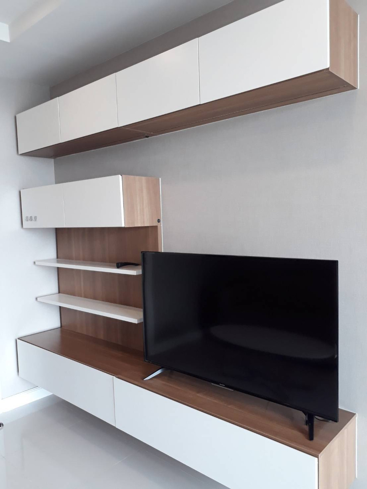 For RentCondoSamut Prakan,Samrong : ***For rent, The Metropolis Samrong Condominium, 1 bedroom, 1 bathroom, 45 sq m, 11th floor, fully furnished, ready to move in, rent 17,000 baht/month.