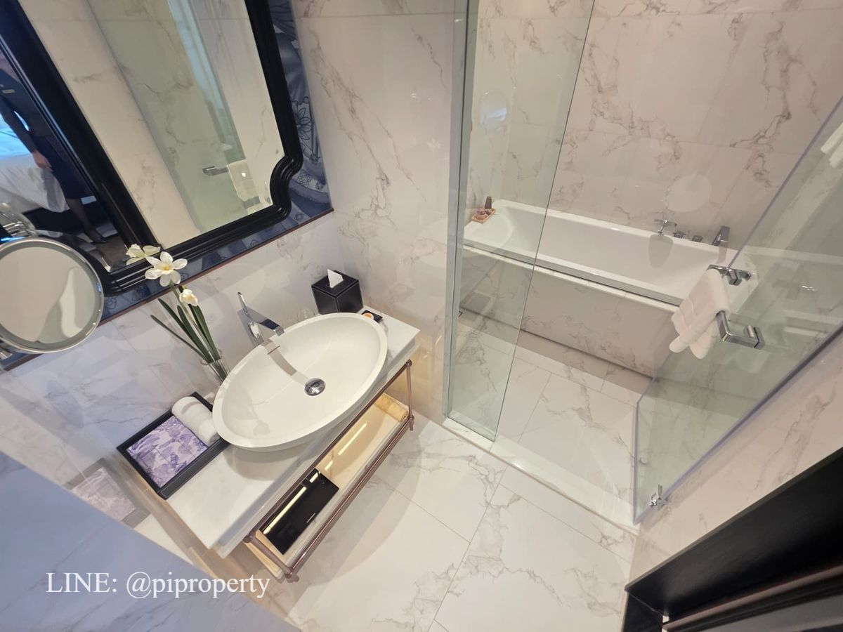 For RentCondoSukhumvit, Asoke, Thonglor : Luxurious French-style, fully-serviced apartment in Thonglor, offering luxurious living at affordable monthly rates.