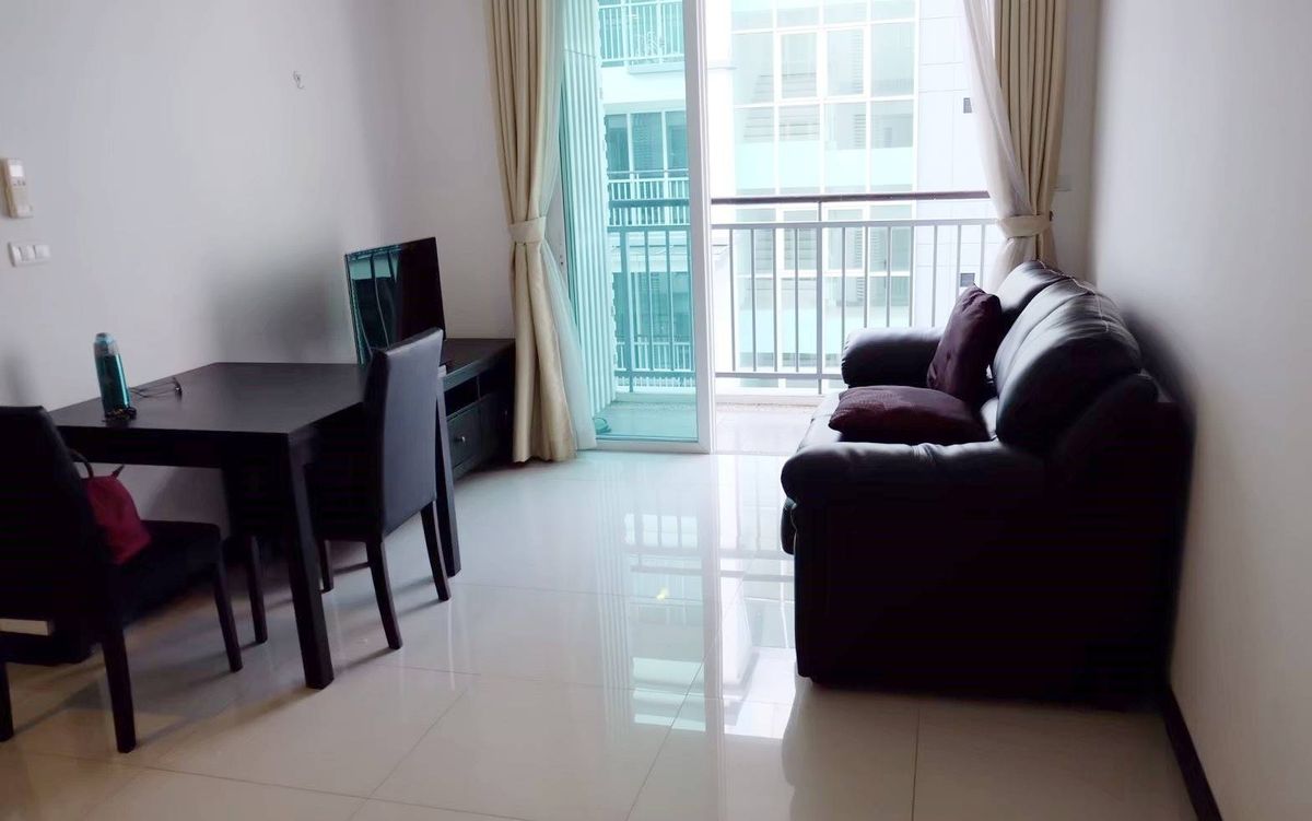 For RentCondoSukhumvit, Asoke, Thonglor : Open room, view pool, 1 bedroom, 1 bathroom, Voque Sukhumvit 16 (Voque Sukhumvit 16)