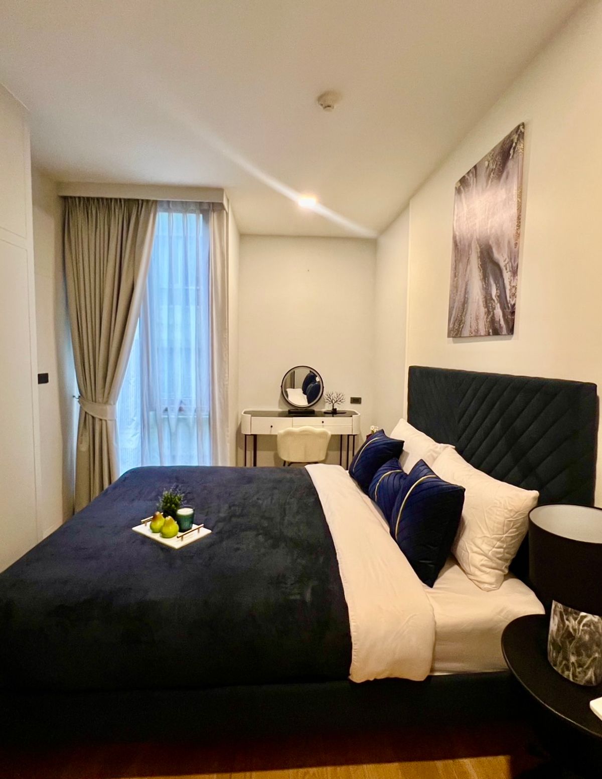 For RentCondoSukhumvit, Asoke, Thonglor : Empty room, decorated very beautifully. Good built-in furniture for rent, 3 bedrooms, 3 bathrooms, Fynn Sukhumvit 31.