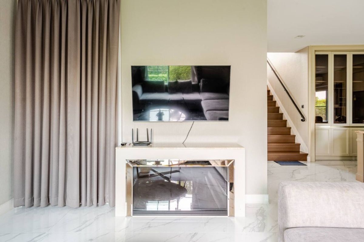 HouseVipawadee, Don Mueang, Lak Si : Nantawan Ram Inthra - Phahonyothin 50: The right corner single house ... Ready to move in