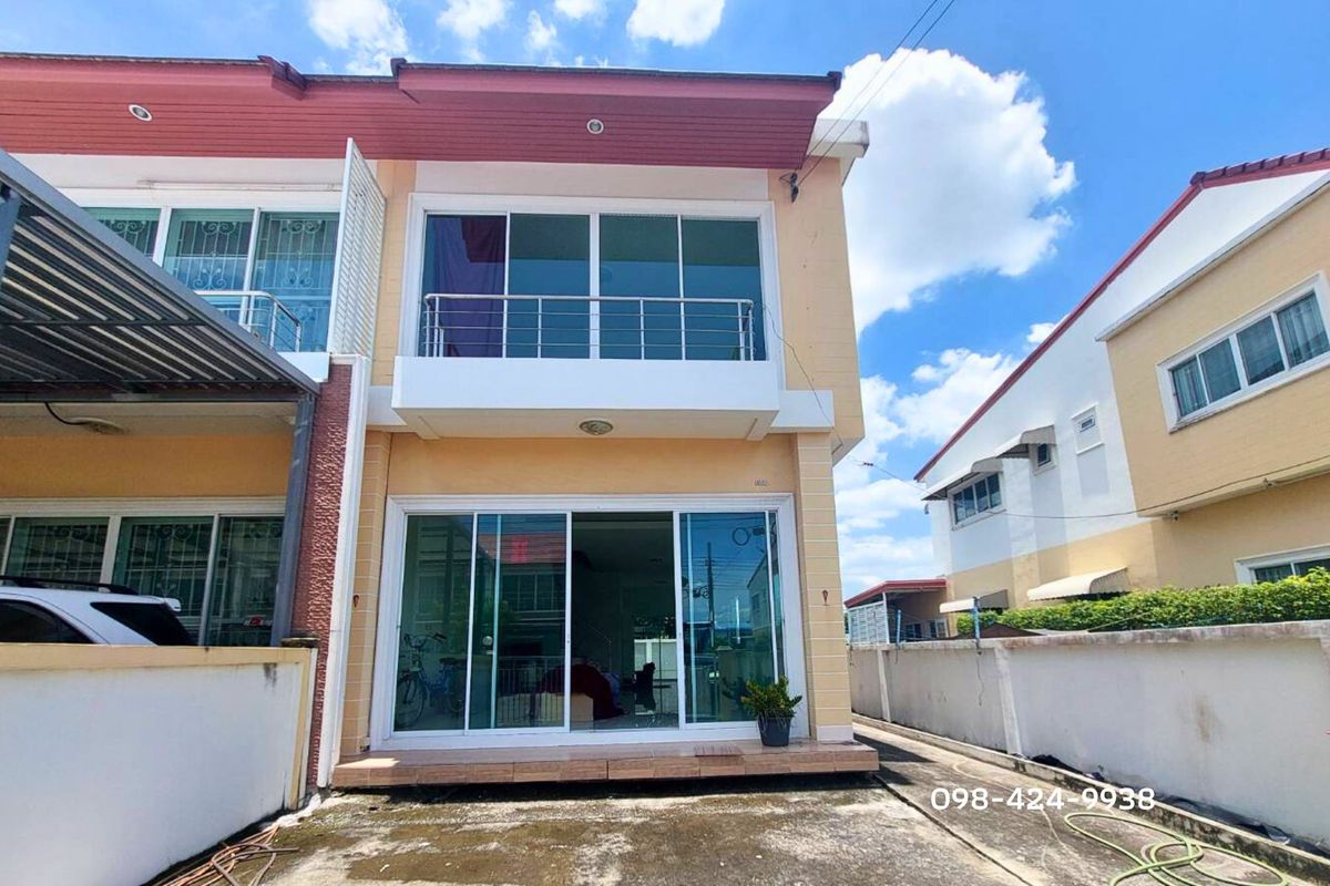 For RentTownhomeNawamin, Ramindra : Townhome for rent, corner house, 39 square wah, Romthip Park, Hathairat-Ramintra, Hathairat 33, Bang Chan, Khlong Sam Wa, Bangkok