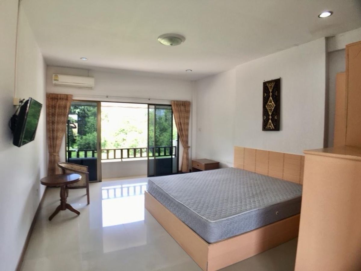 ให้เช่ากิจการโรงแรม & กิจการอพาร์ตเมนต์พัทยา บางแสน ชลบุรี สัตหีบ : เช่ารีสอร์ทเมืองพัทยาพึ่งรีโนเวทใหม่ สไตล์ล้านนา 307 ตร.ว ถนนชัยพฤกษ์ 2 เหมาะทำบ้านพักผู้สูงอายุ ห้องพักรายวัน